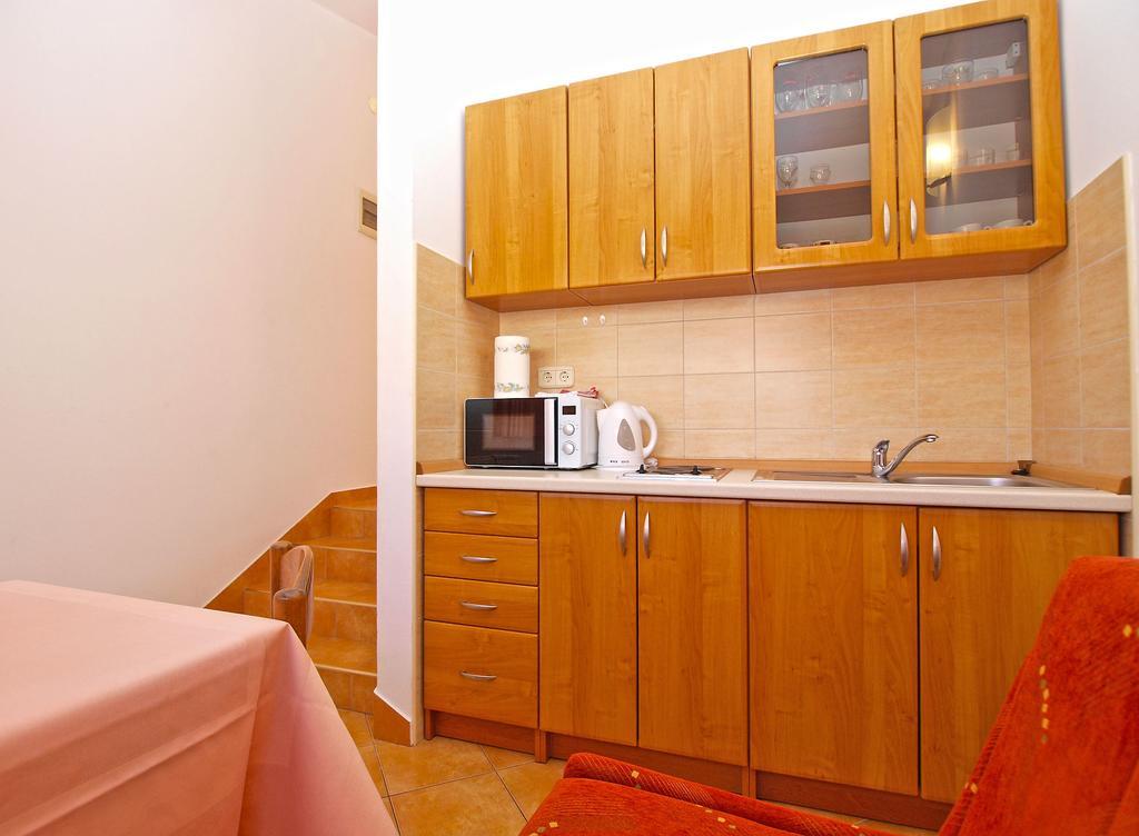 Apartments Lidija 1305 Pula Bagian luar foto