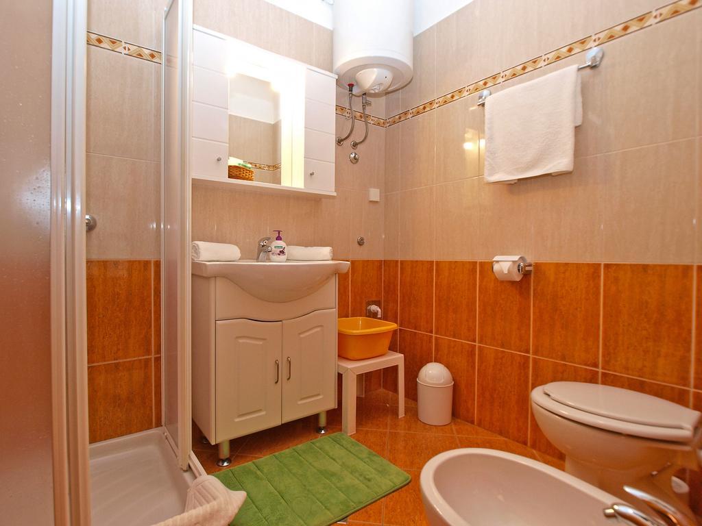 Apartments Lidija 1305 Pula Bagian luar foto