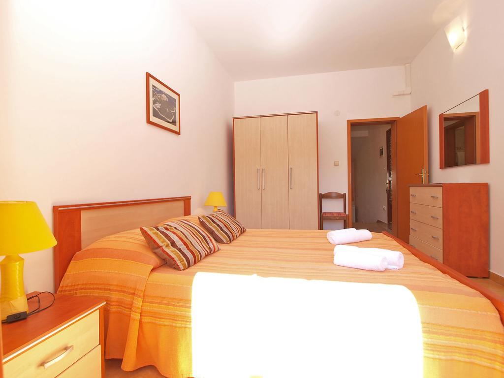 Apartments Lidija 1305 Pula Bagian luar foto
