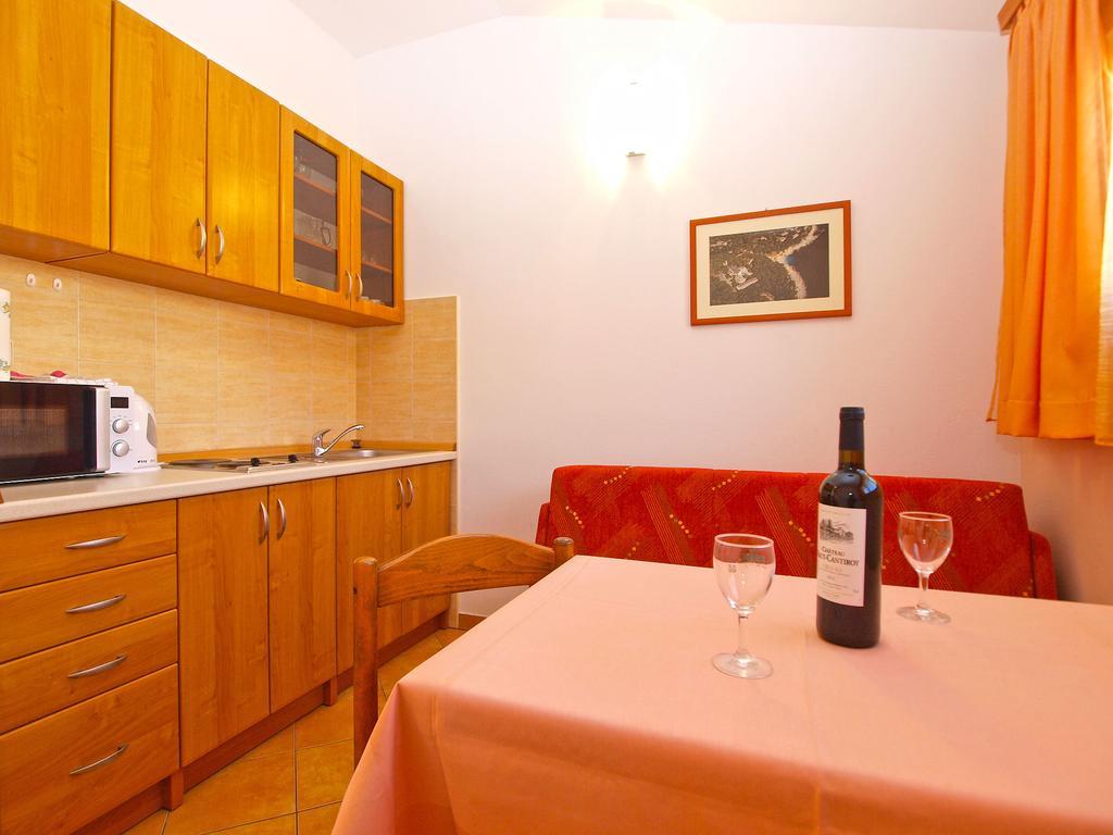 Apartments Lidija 1305 Pula Bagian luar foto