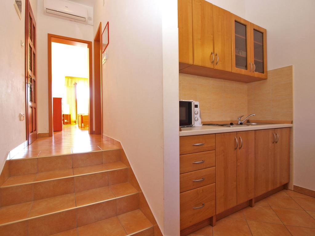 Apartments Lidija 1305 Pula Bagian luar foto
